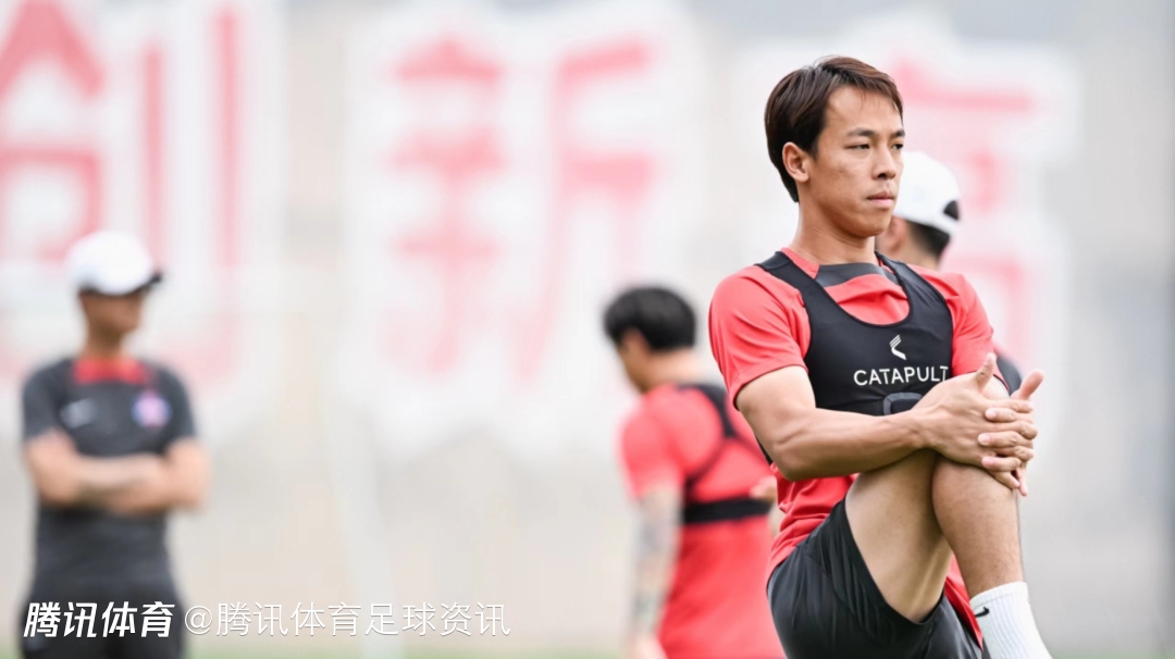 叶楚贵明天的比赛会踢得更加积极主动期待能够有个好的结果