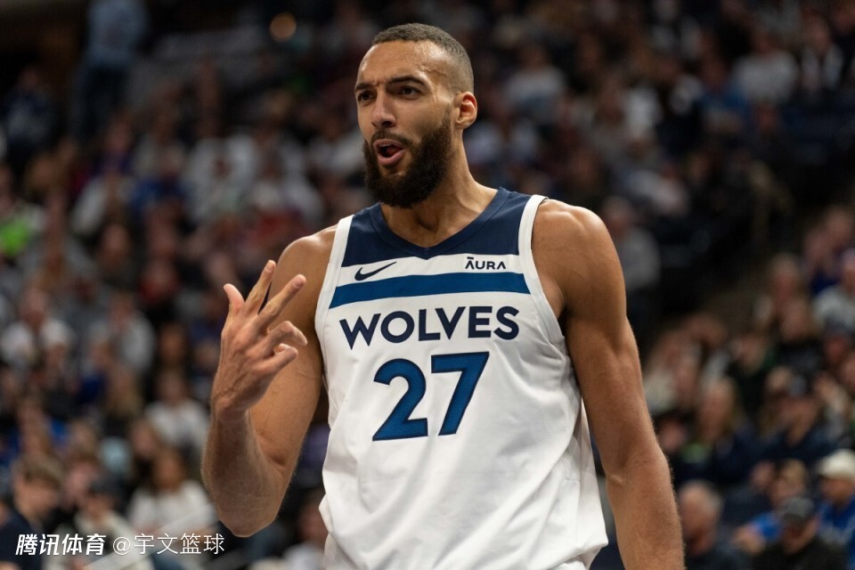 戈贝尔时隔3年重夺最佳防守球员:森林狼队史首人 4次加冕创6纪录