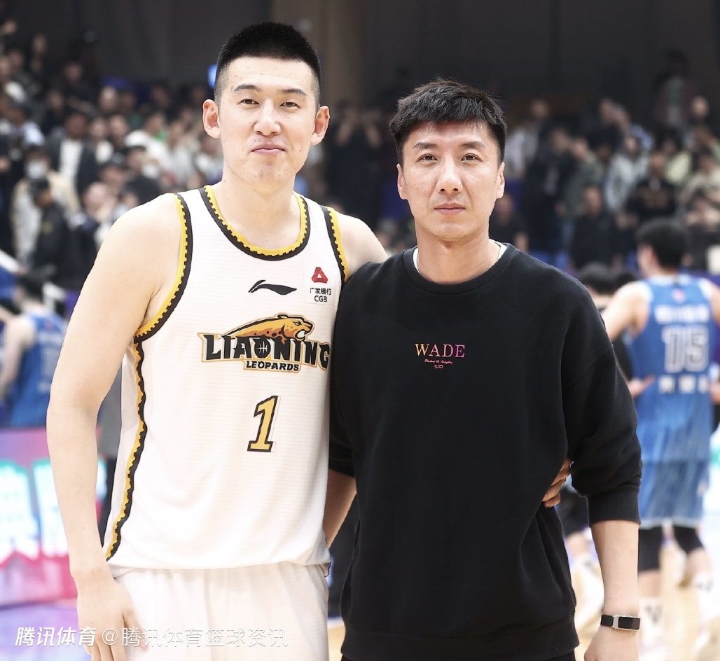 付豪:有幸跟cba第一年长的球员再次相见 祝福韩硕一切顺利_中国篮球