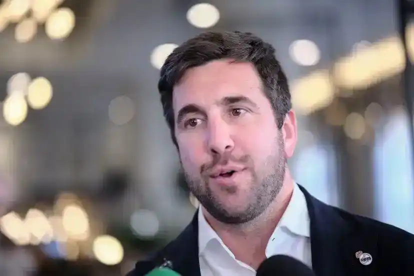 马卡报：里克尔梅的计划未受曼城否认影响，他的团队情绪稳定