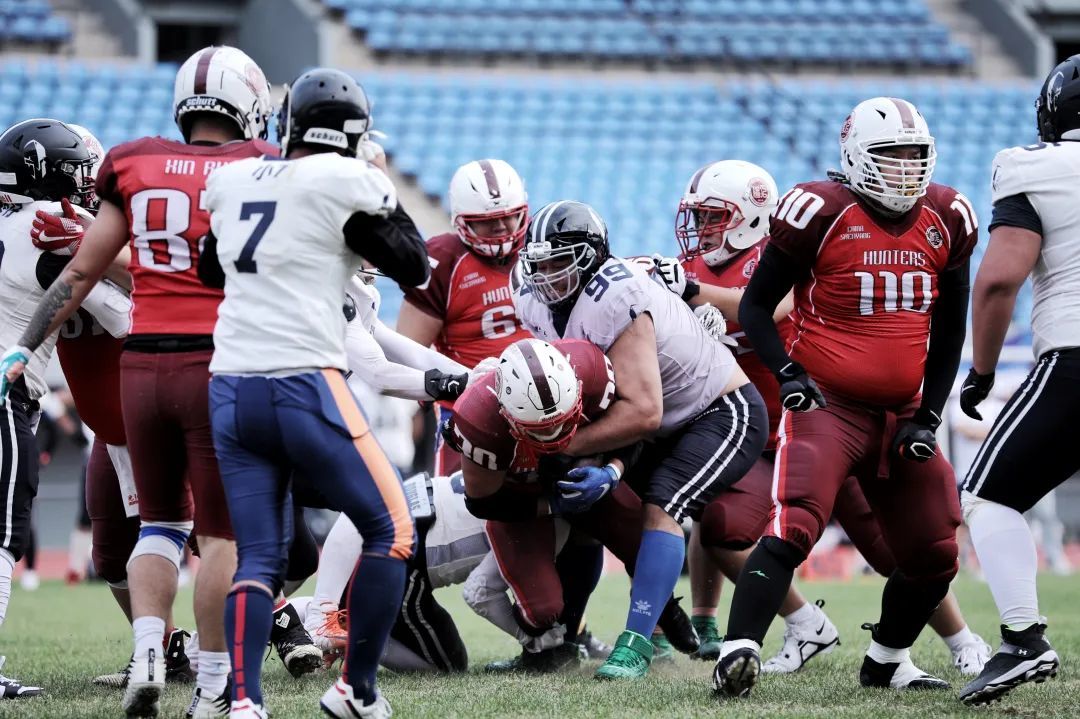 2023橄榄球国内比赛记首批晋级季后赛cnfl常规赛东北赛区第四轮沈阳