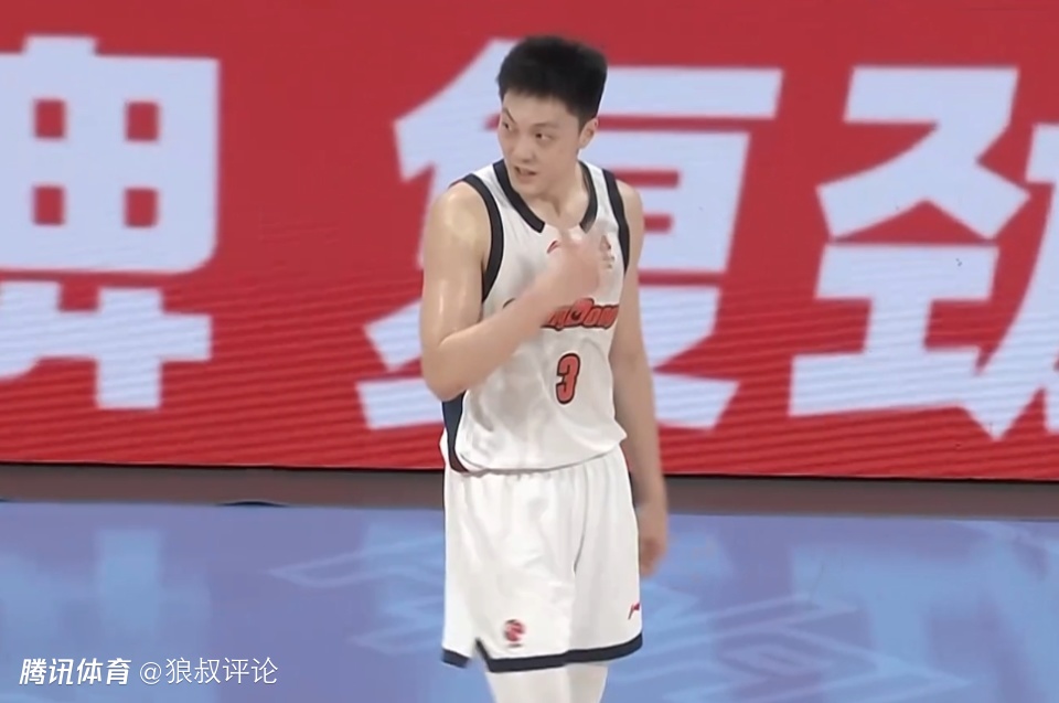  季后赛判若两人！胡明轩场均14.2分4.2助 三分球命中率48.6%