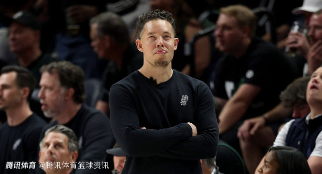  马刺主帅：文班亚马攻防两端统治内线 末节5犯也不会把他按在替补席