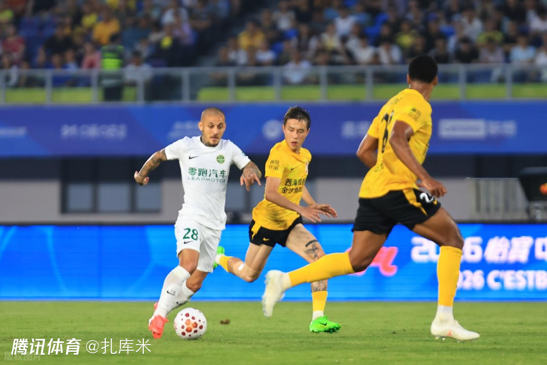 中超-彭欣力扳平、内尔松双响，西海岸3-1逆转浙江11轮不败