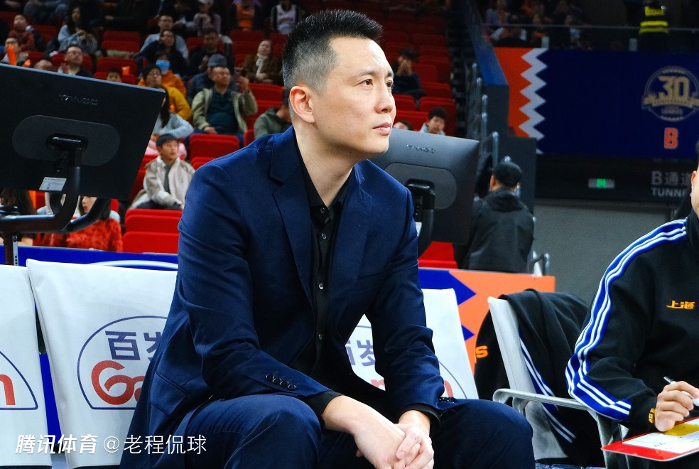 完整执教第一年就拿CBA冠军 草根主帅卢伟超杜锋杨鸣