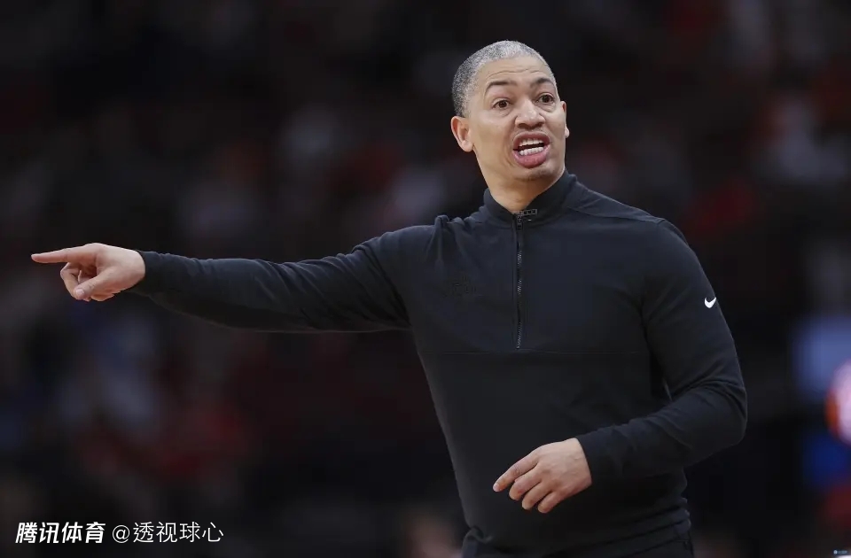 泰伦卢所言不积极争抢篮板就相当于防守塌了半边天