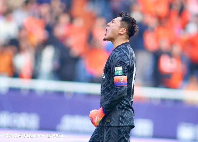  4-1申花！王大雷：变阵四后卫效果还是蛮不错的 球队一直都很团结