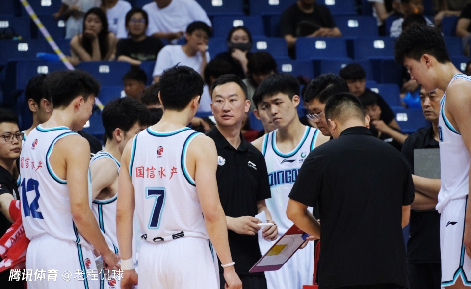 青岛队10战8胜冲到cba第六 拆队两年完成重建已是第一黑马_中国篮球