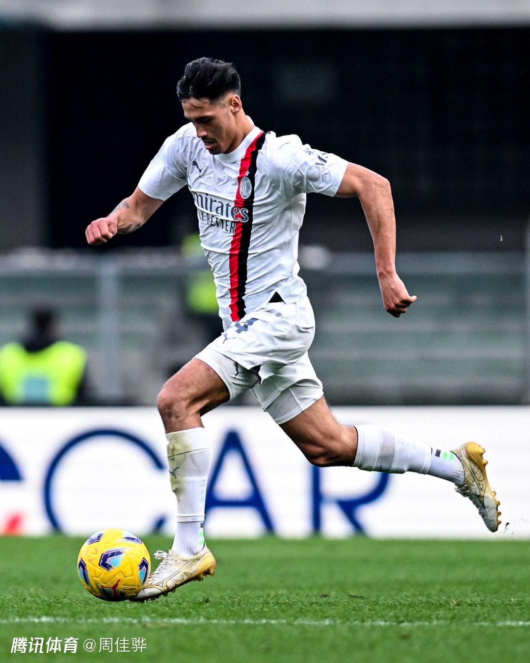 球探哈尔赖因德斯已是米兰重要球员他的足球水平还会提高