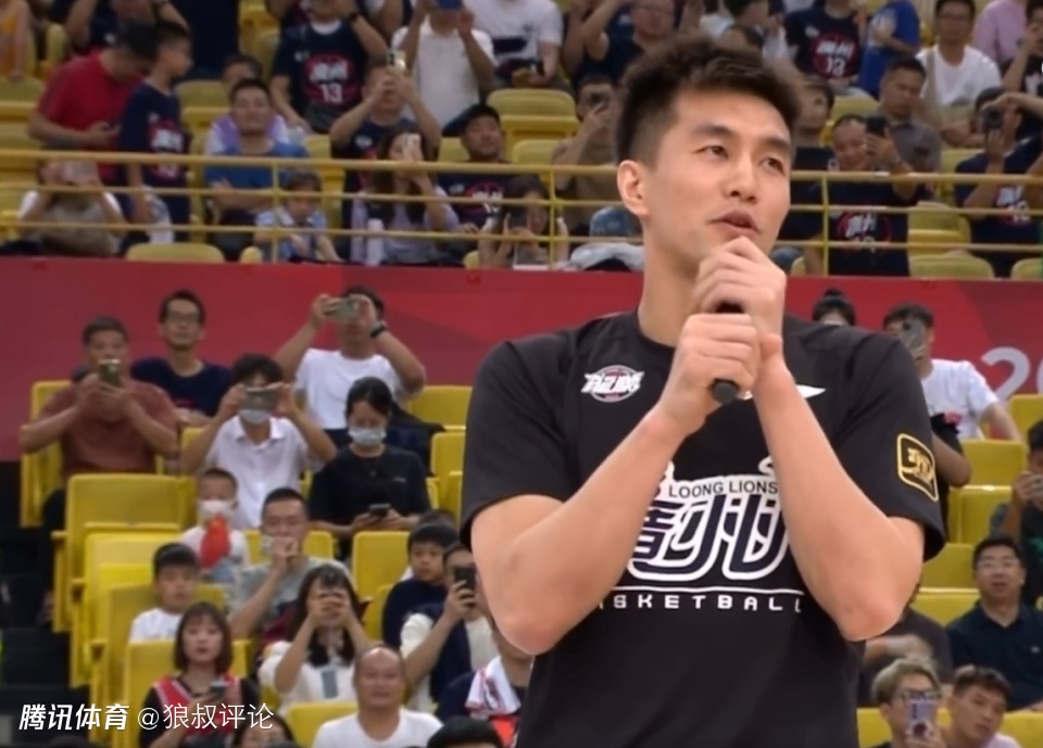 郭艾伦：麦考尔刚来广州第一天训练给我整伤了 我们场下干了一架