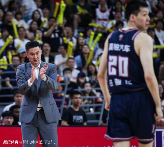 朱芳雨:因雷雨天气影响 广东男篮昨日凌晨3点才抵达杭州酒店