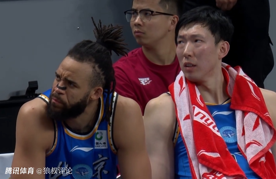 北京主场崩盘无缘总决赛引热议！记者：“谁在为球队拼命球迷有答案”
