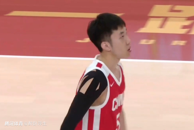  全队20次失误！中国男篮变失误大队崩盘 廖三宁17分丢关键罚球