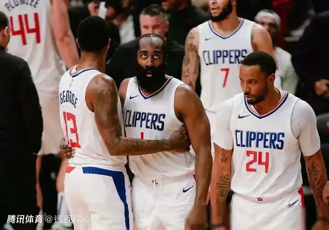 泰伦卢所言不积极争抢篮板就相当于防守塌了半边天