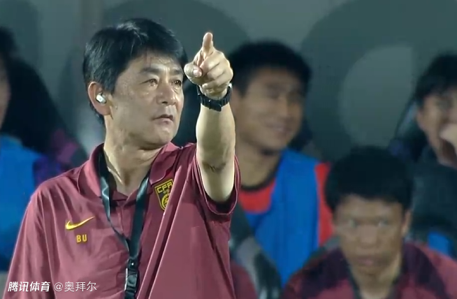 U17国足逃过一劫！印尼进球被吹，边裁举旗示意，手球犯规在先