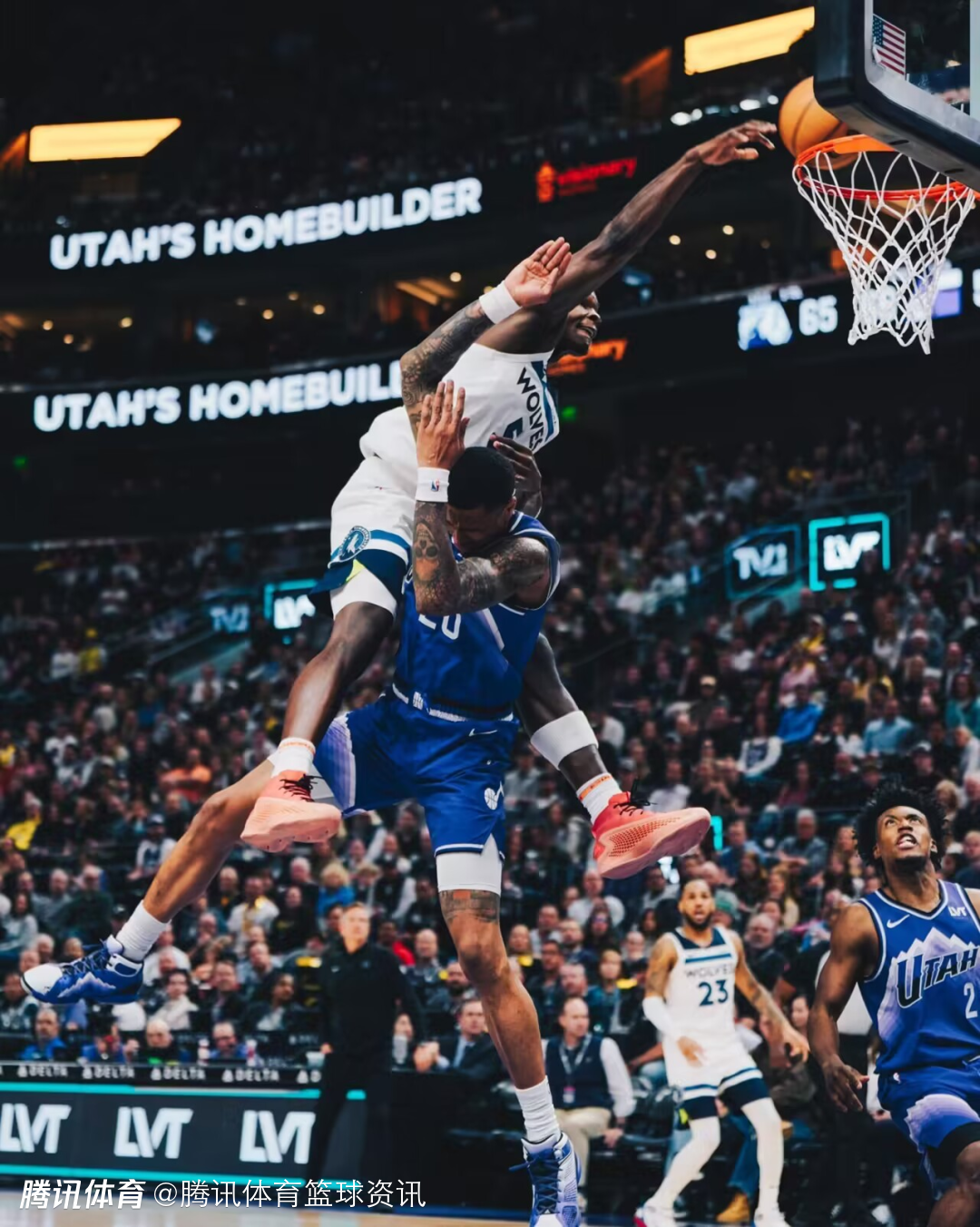 爵士官宣:科林斯因脑震荡退出比赛 此前曾被爱德华兹2 1隔扣_热议nba