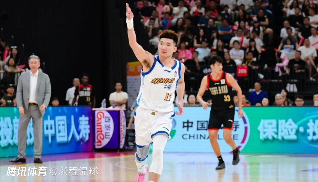  孙铭徽打封闭上场助队进总决赛 可他再陷“对脚”争议
