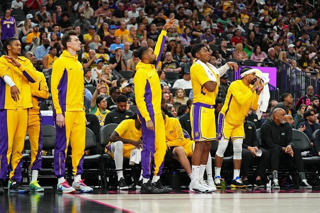 湖人vs篮网文森特状态升级久违了爱笑的大男孩