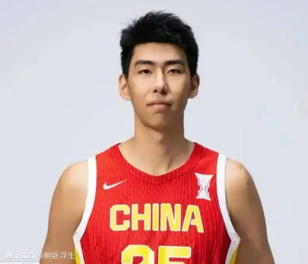 中国男篮首战12人名单：徐昕等6人有望迎首秀 胡明轩赵继伟缺席