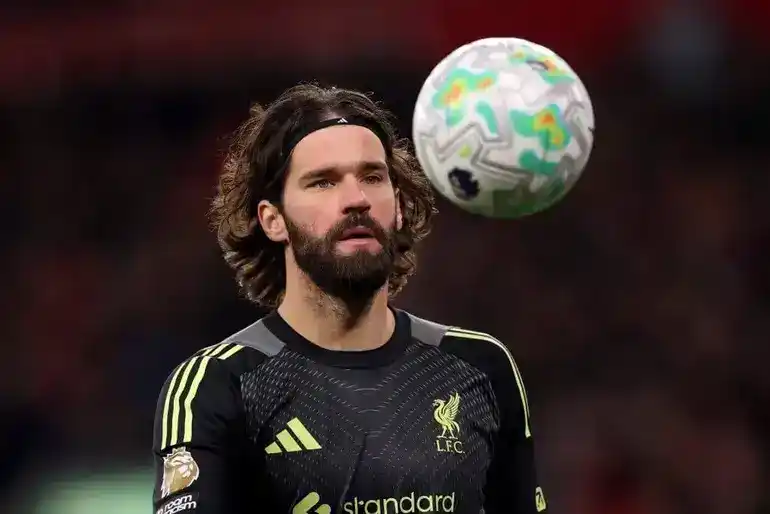 TA：利物浦无意放走阿利松，巴西门将留队可能性越来越大