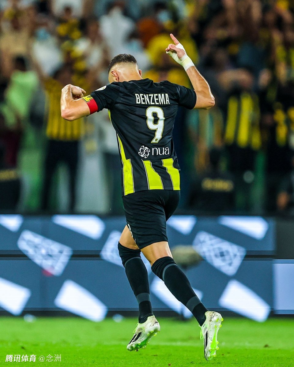 本泽马沙特首戴帽独造4球获10分与c罗争金靴