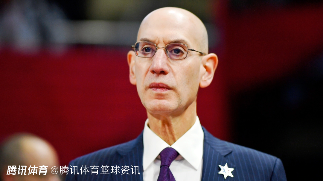 萧华：博取裁判哨声和刻意假摔有本质区别 裁判整体吹罚水准出色