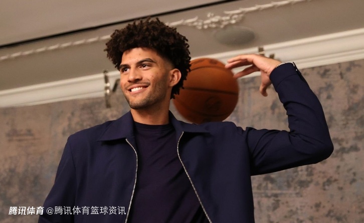 小布泽尔：父亲生涯很伟大但我想超越他 内心坚信自己有竞争状元的实力