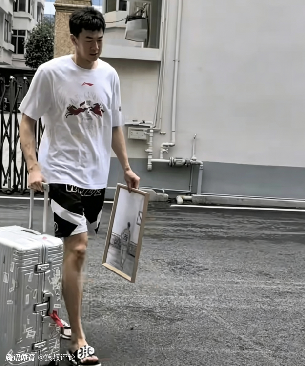  要离队？王少杰社媒发文：遗憾故事的结尾没有彩带 但沿途的风景努力看过了
