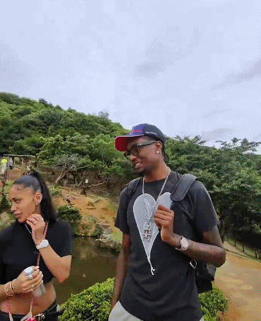 麦丹旅游时被球迷告知兰德尔交易：真的假的？这也太离谱了